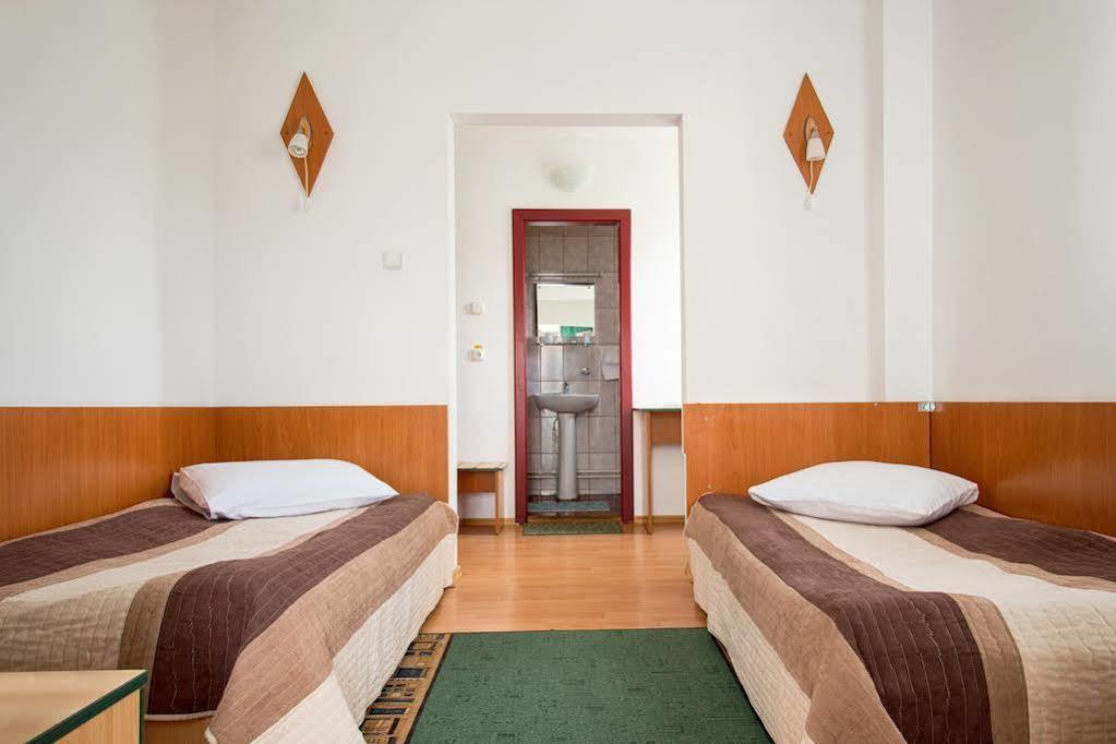 קלוז'-נאפוקה Hotel Beta מראה חיצוני תמונה